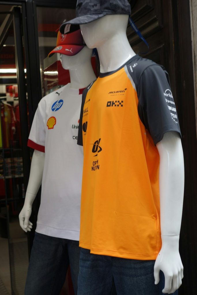 two-mannequins-wearing-racing-team-t-shirts-lhxxvy4ybpy